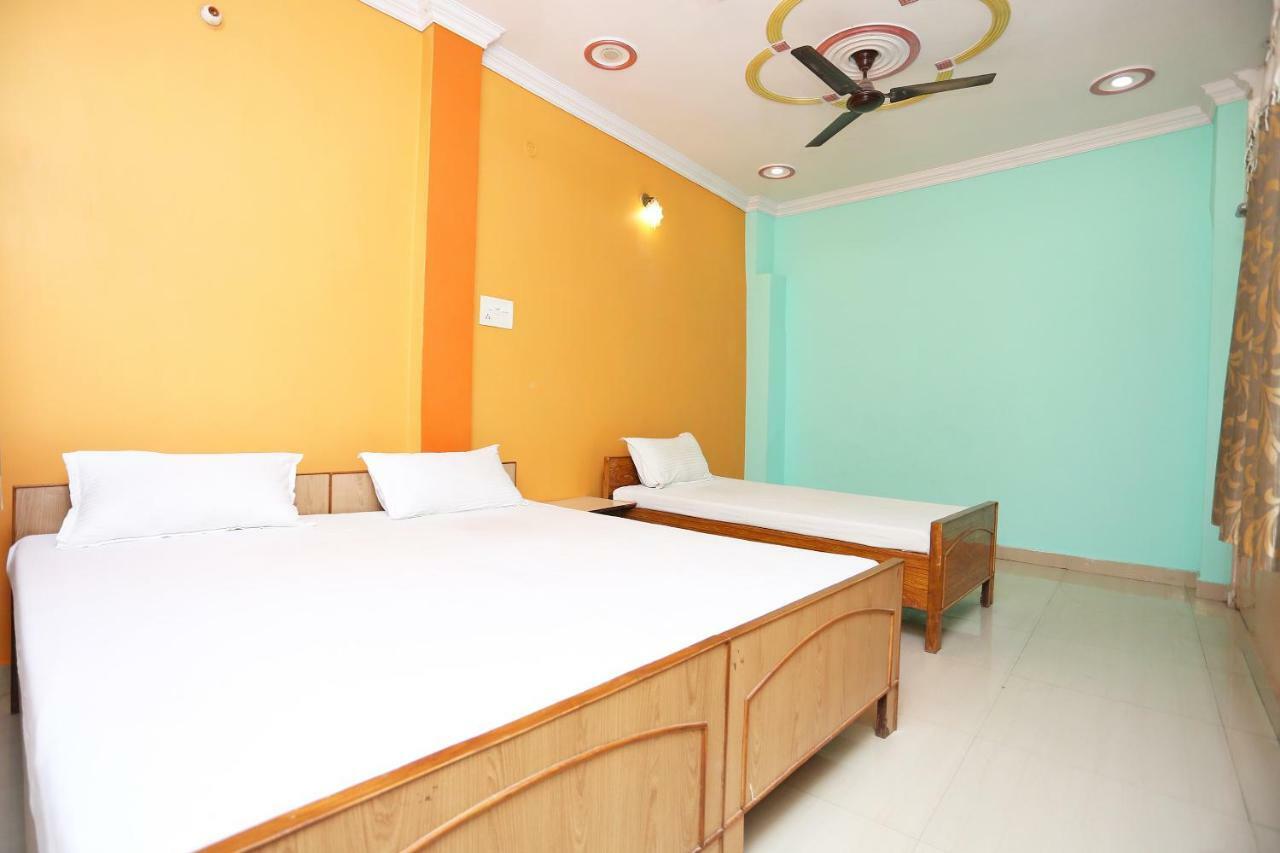 Spot On 45585 Hotel Aakash Ganga Varanasi Exterior foto