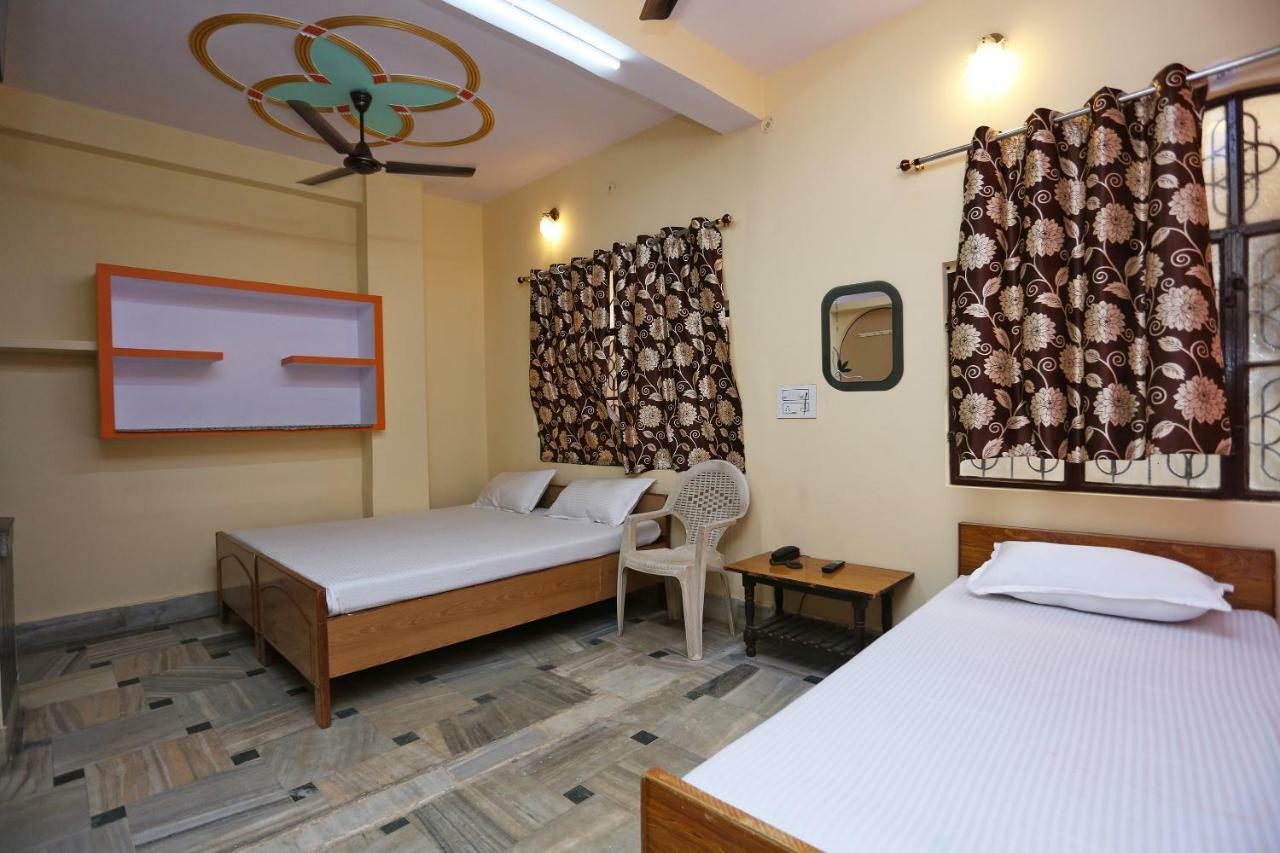 Spot On 45585 Hotel Aakash Ganga Varanasi Exterior foto