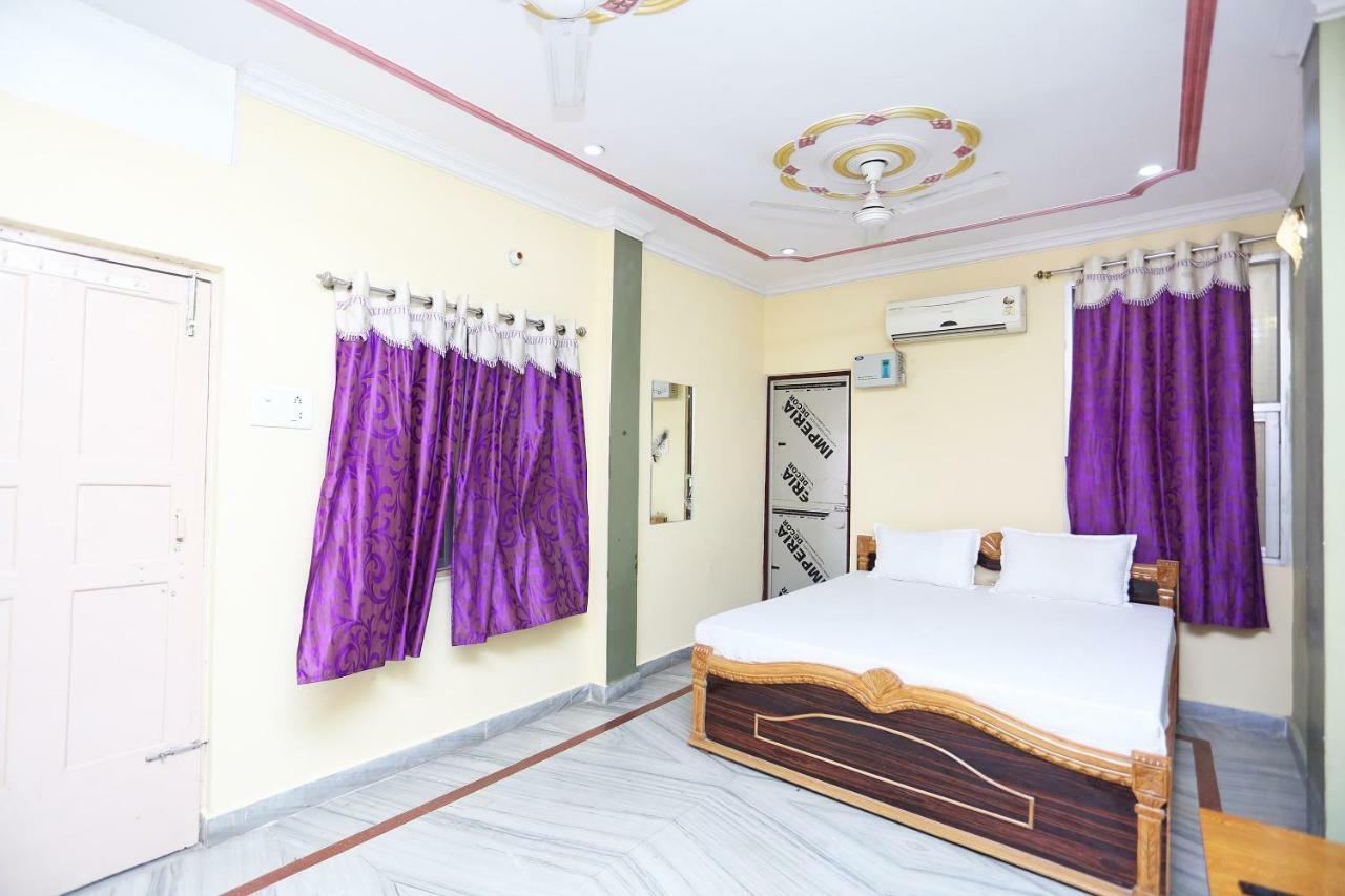 Spot On 45585 Hotel Aakash Ganga Varanasi Exterior foto