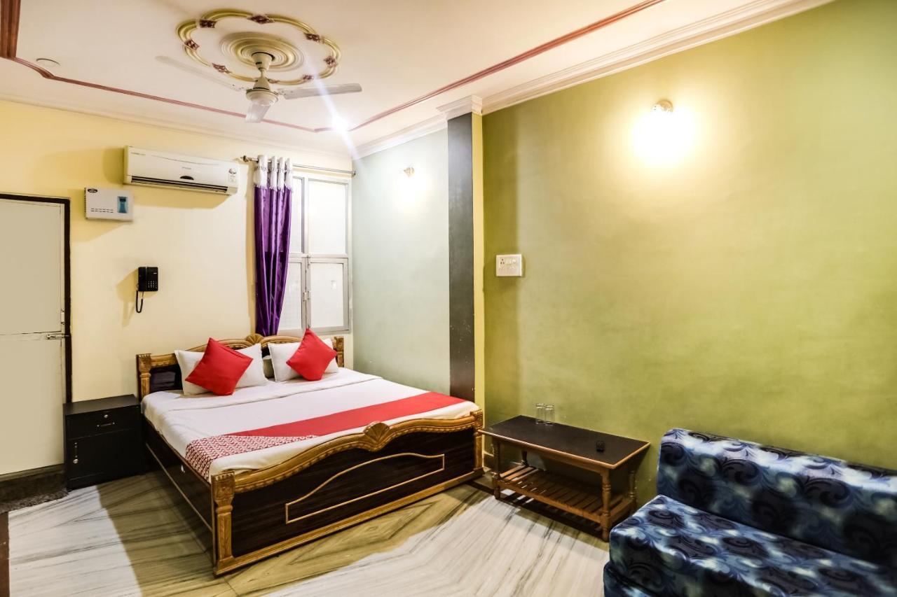 Spot On 45585 Hotel Aakash Ganga Varanasi Exterior foto