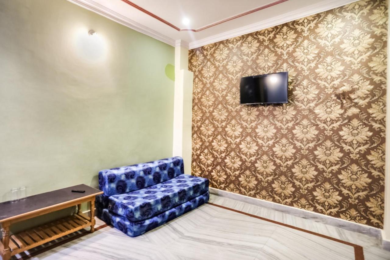 Spot On 45585 Hotel Aakash Ganga Varanasi Exterior foto