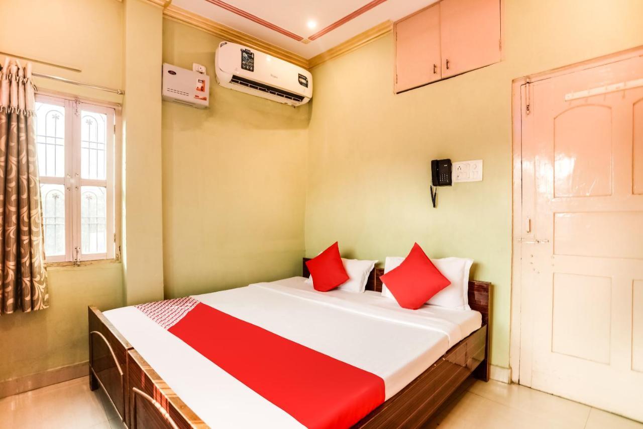 Spot On 45585 Hotel Aakash Ganga Varanasi Exterior foto